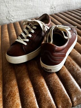 Taos Women’s Brown Leather Sneakers with Cream Laces